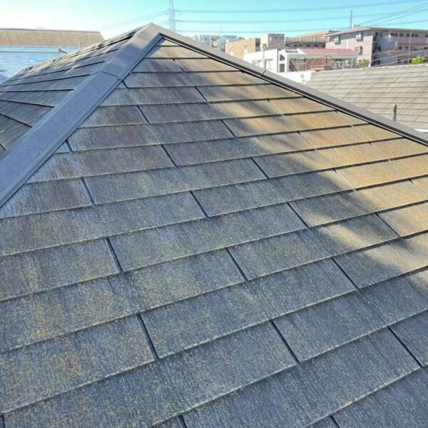川崎市にて屋根補修工事・塗装工事〈棟板金が外れていた〉の施工前写真