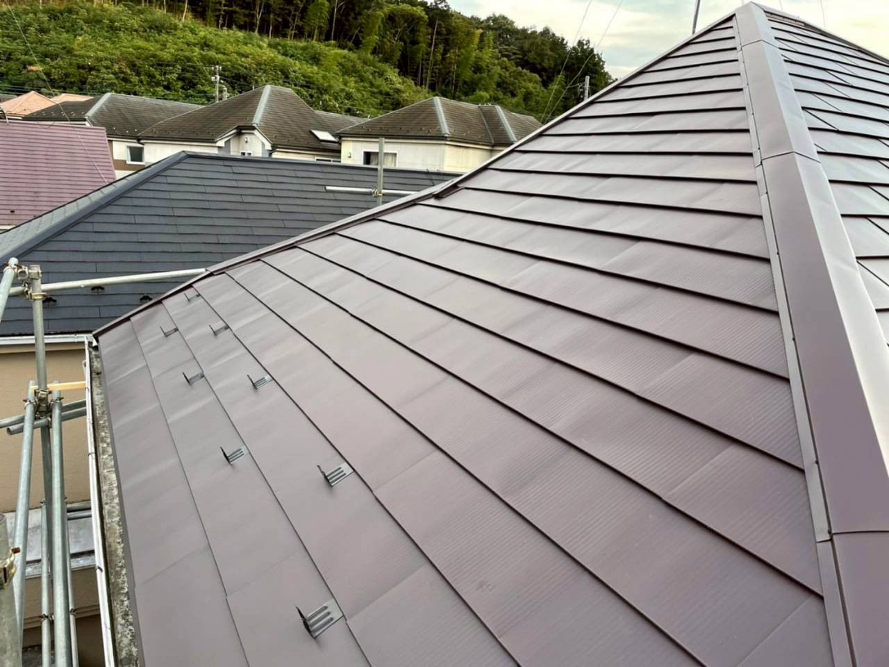 川崎市にて雨漏り修理・屋根修理〈瓦屋根からの葺き替え工事〉