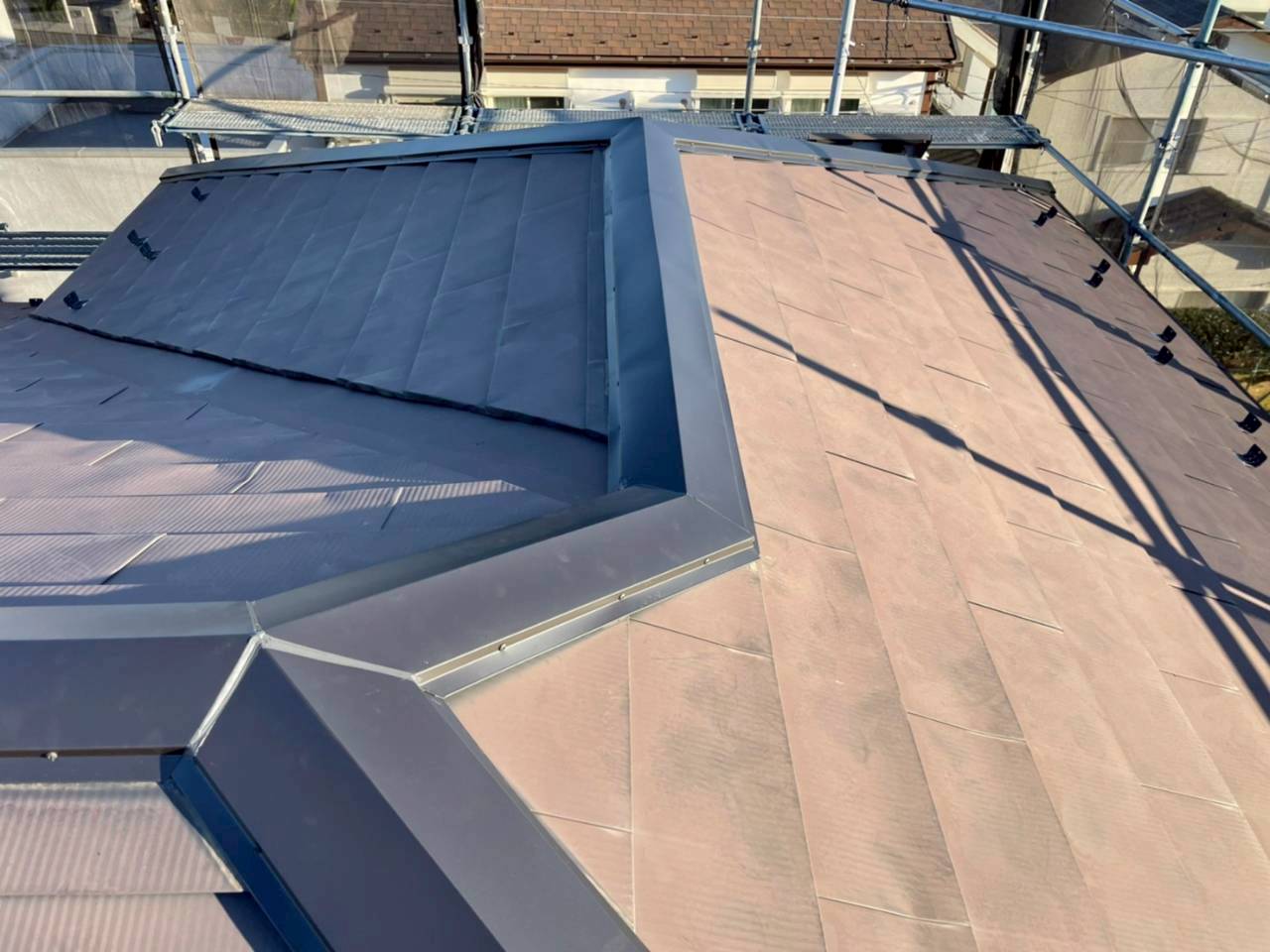 川崎市にて屋根修理〈訪問販売の被害・貫板交換工事〉