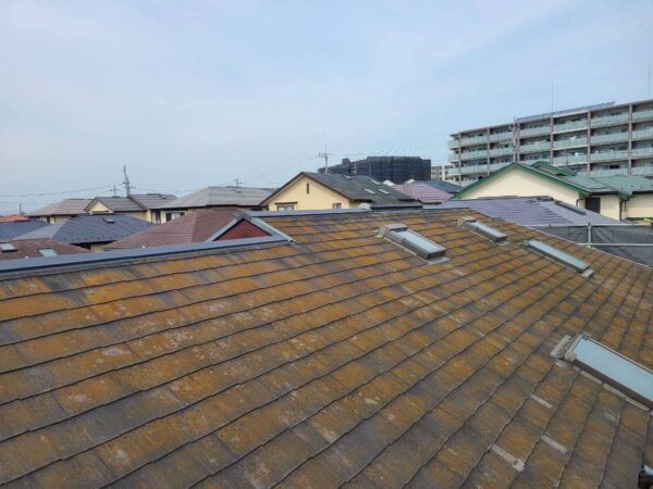 川崎市にて屋根修理〈コロニアル屋根のカバー工法＞の施工前写真