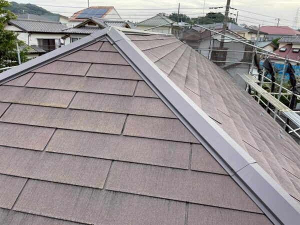 川崎市にて屋根修理〈施工不良による棟の補修工事〉の施工前写真