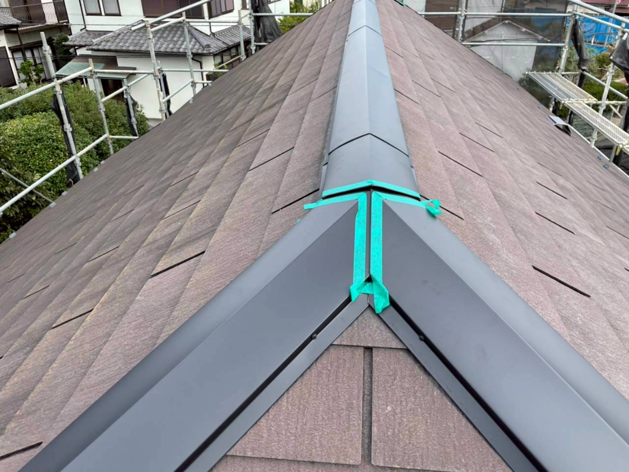 川崎市にて屋根修理〈施工不良による棟の補修工事〉