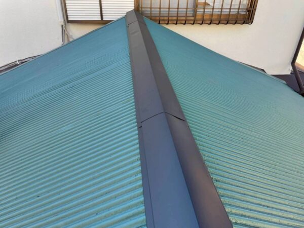 川崎市にて屋根修理〈棟板金と貫板の交換工事〉の施工後写真