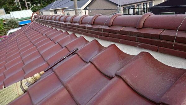 川崎市にて瓦屋根修理〈和瓦の補修・漆喰工事〉の施工後写真