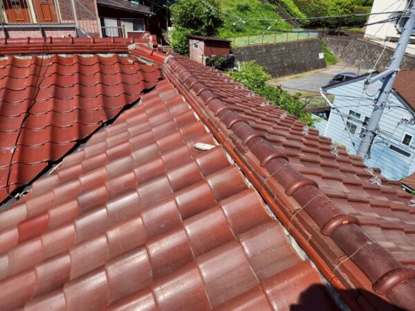 川崎市にて屋根修理〈和瓦漆喰の剥がれ・漆喰工事〉の施工前写真