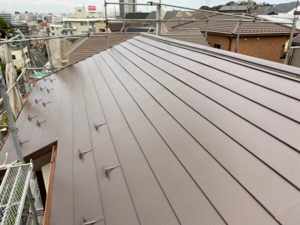 川崎市にて屋根修理〈瓦屋根の軽量化・葺き替え工事〉の施工後写真
