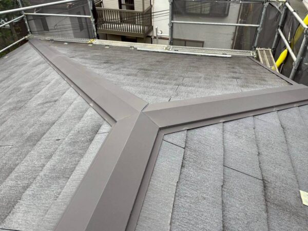 川崎市にて屋根塗装・換気棟新設工事〈暑さ対策と屋根メンテナンス〉の施工前写真